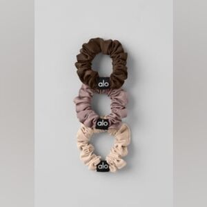 Alo Yoga Fresh Mini Scrunchie (3-Pack)